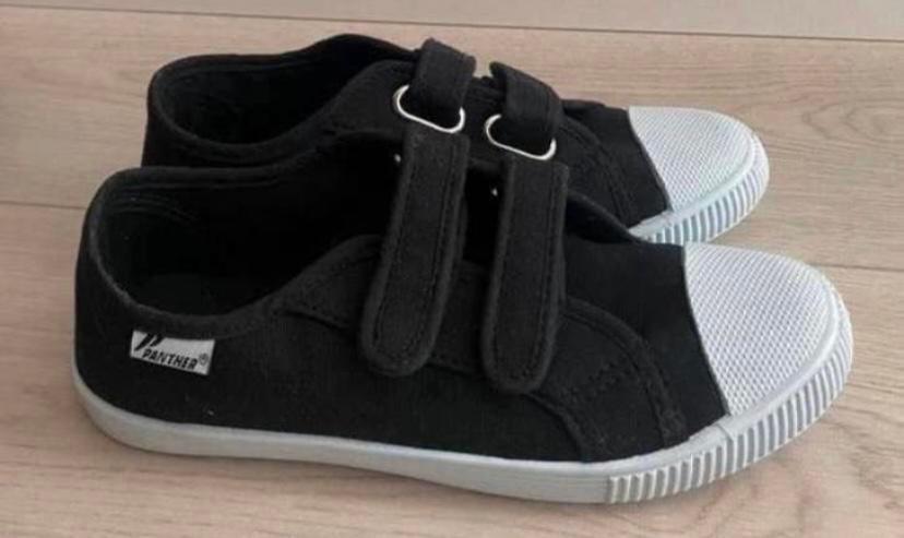 Gymschoenen zwart maat 34 unisex, Kinderen en Baby's, Kinderkleding | Schoenen en Sokken, Ophalen of Verzenden, Gebruikt, Jongen of Meisje