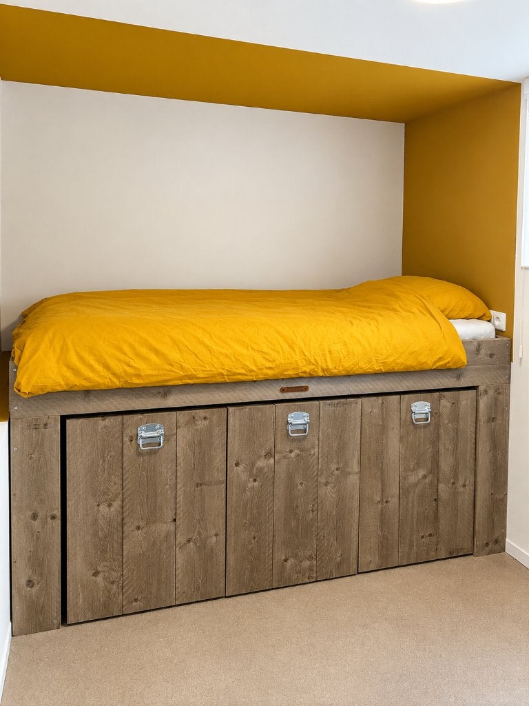Hoogslaper VanLonden met 3 uitrolbare kasten – nwpr. €1.300, Ophalen, Eenpersoons, Bruin, 210 cm