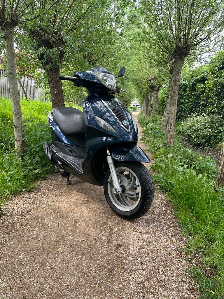 Piaggio Fly Scooter, geelkenteken, Fietsen en Brommers, Scooters | Piaggio, Ophalen, Gebruikt, Maximaal 45 km/u, Fly