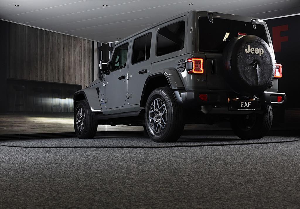 Jeep Wrangler Unlimited 4xe 380 Sahara / 360 Camera / Leder, Auto's, Automaat, Lichtsensor, Zwart, 4 cilinders