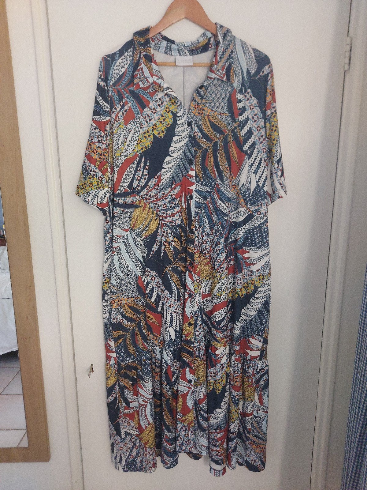 Jurk Yoek. Maat xl. 50-52. Travelstof. Knoopsluiting., Kleding | Dames, Yoek, Meerkleurig, Maat 46/48 (XL) of groter, Ophalen of Verzenden