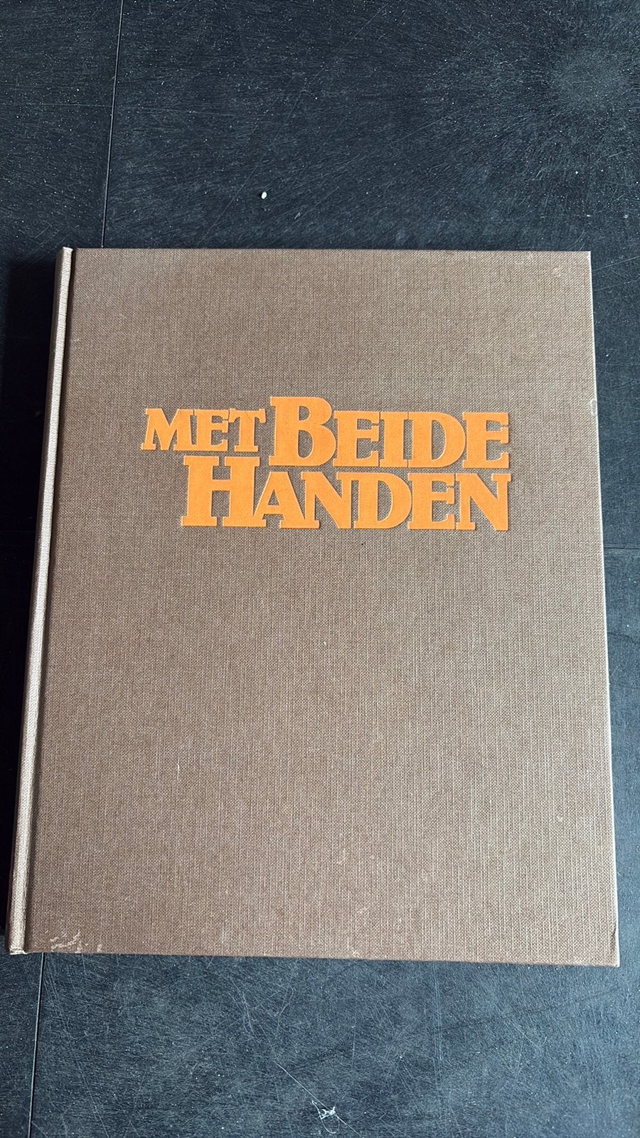 Met beide handen - Frederik J. Weijs, Ophalen of Verzenden, Gelezen