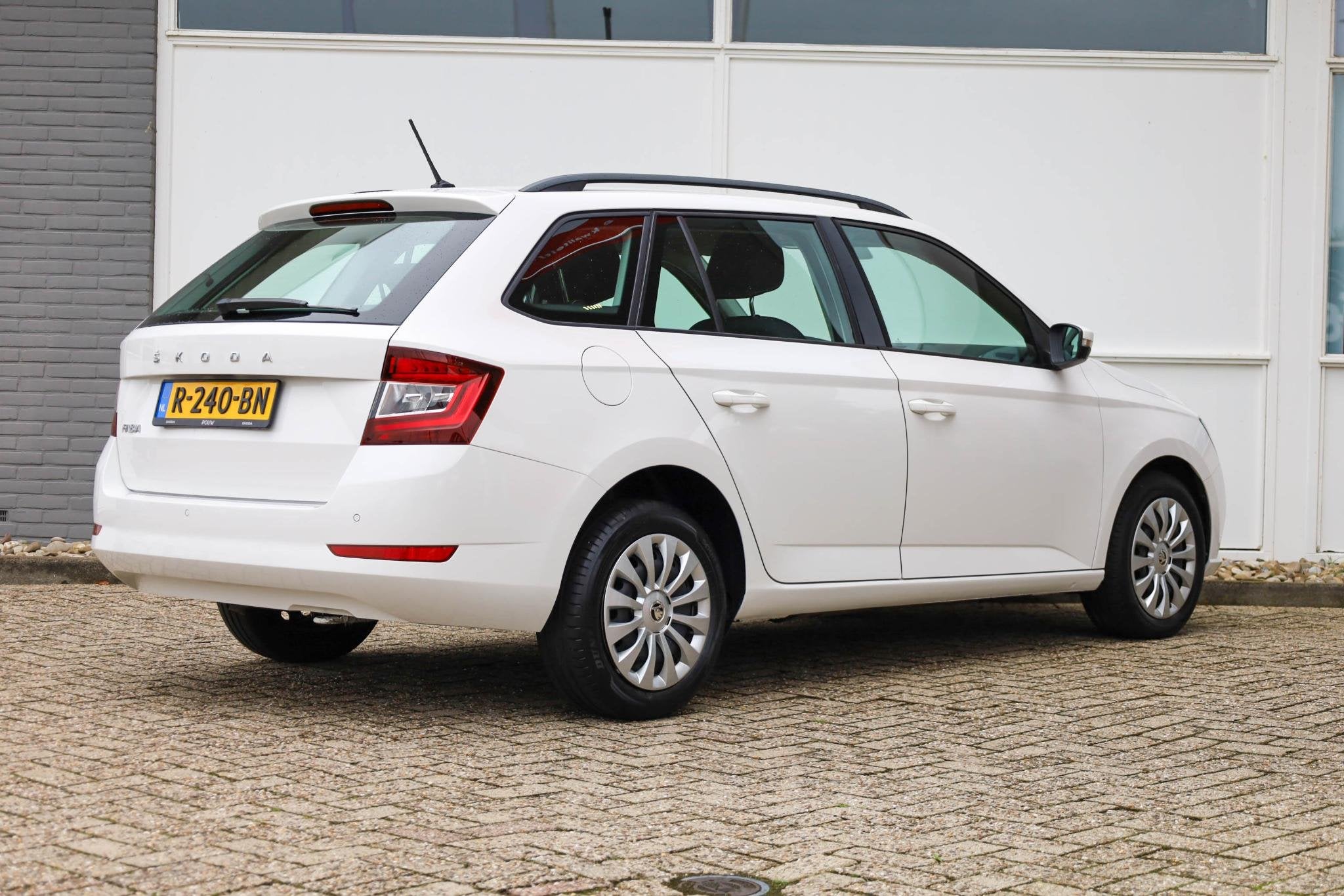 Skoda Fabia Combi 1.0 TSI 95pk Ambition | Parkeersensor | Cr, Auto's, Voorwielaandrijving, 12 maanden, Stof, Gebruikt