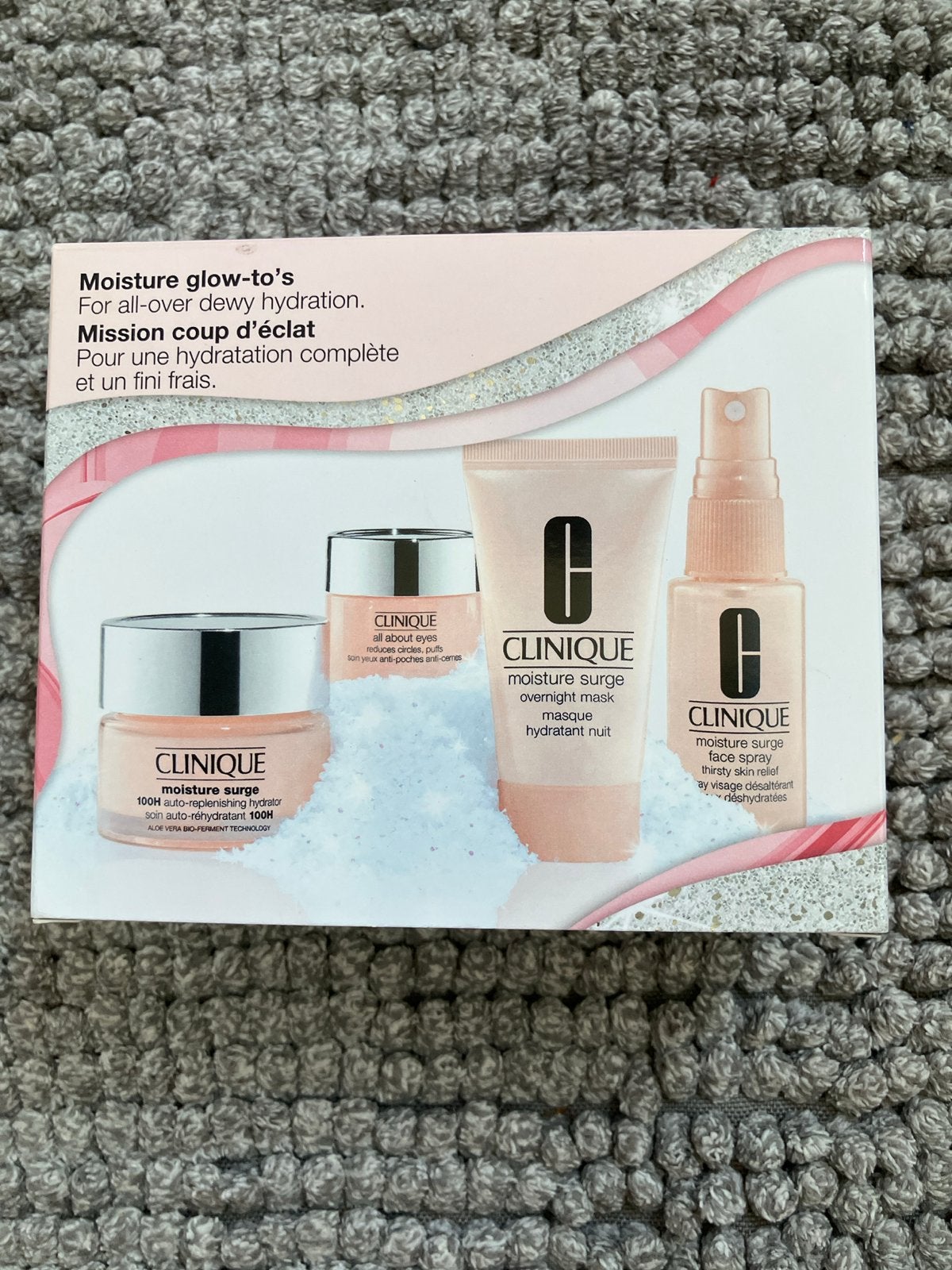 Clinique Moisture Glow-to's Cadeauset - Nieuw, Ophalen of Verzenden, Nieuw, Gehele gezicht, Verzorging