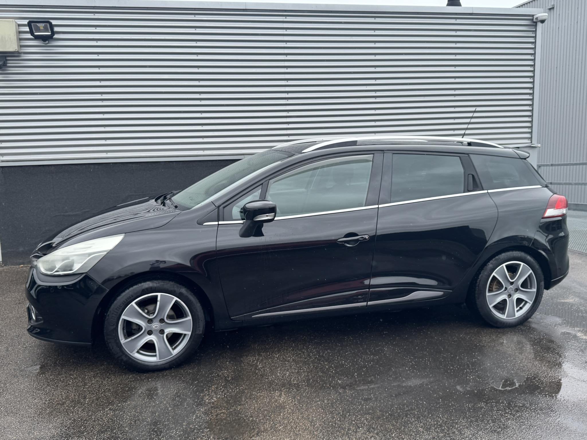 Renault Clio Estate 0.9 TCe Night&Day Trekhaak, Navigatie, 1, Voorwielaandrijving, Stof, Gebruikt, 1064 kg