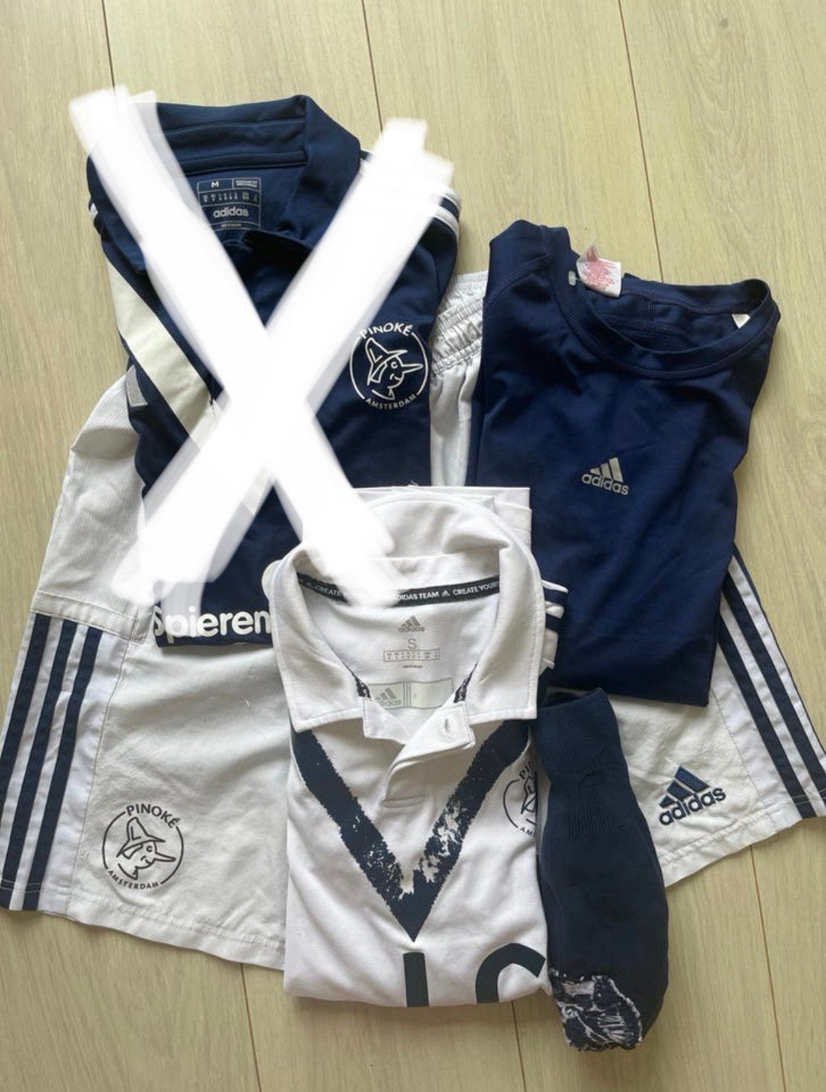 Pinoké hockeykleding - shirt, thermoshirt, broekje, sokken, Sport en Fitness, Hockey, Zo goed als nieuw, Overige typen, Ophalen of Verzenden