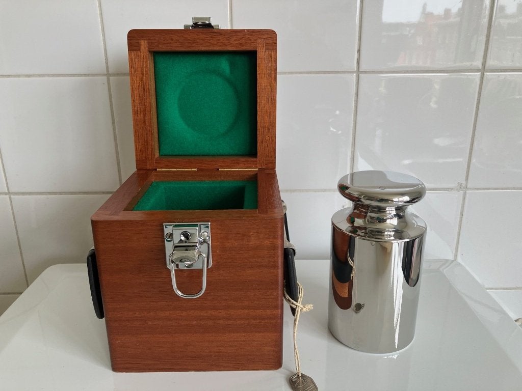 Ijkgewicht kalibratiegewicht 5 kg F1, Minder dan 10 kg, Analoog, Ophalen of Verzenden, Zo goed als nieuw