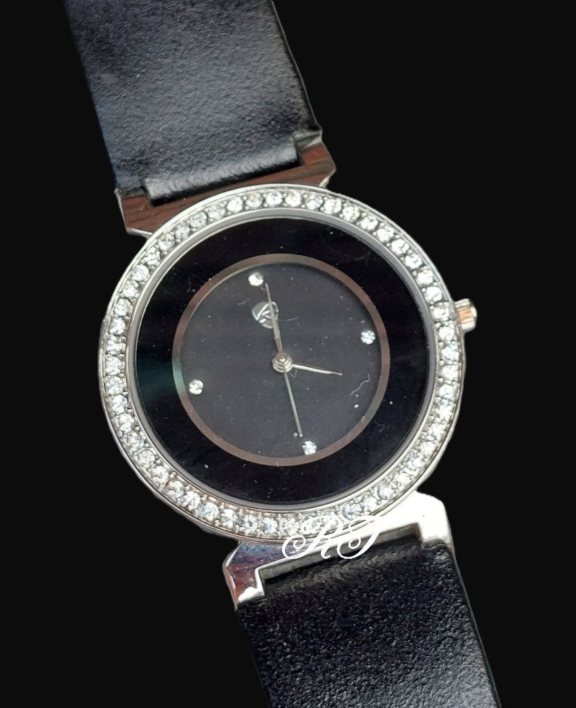 Zilverkleurige horloge met mooie strass steentje., Overige merken, Overige materialen, Polshorloge, Overige materialen