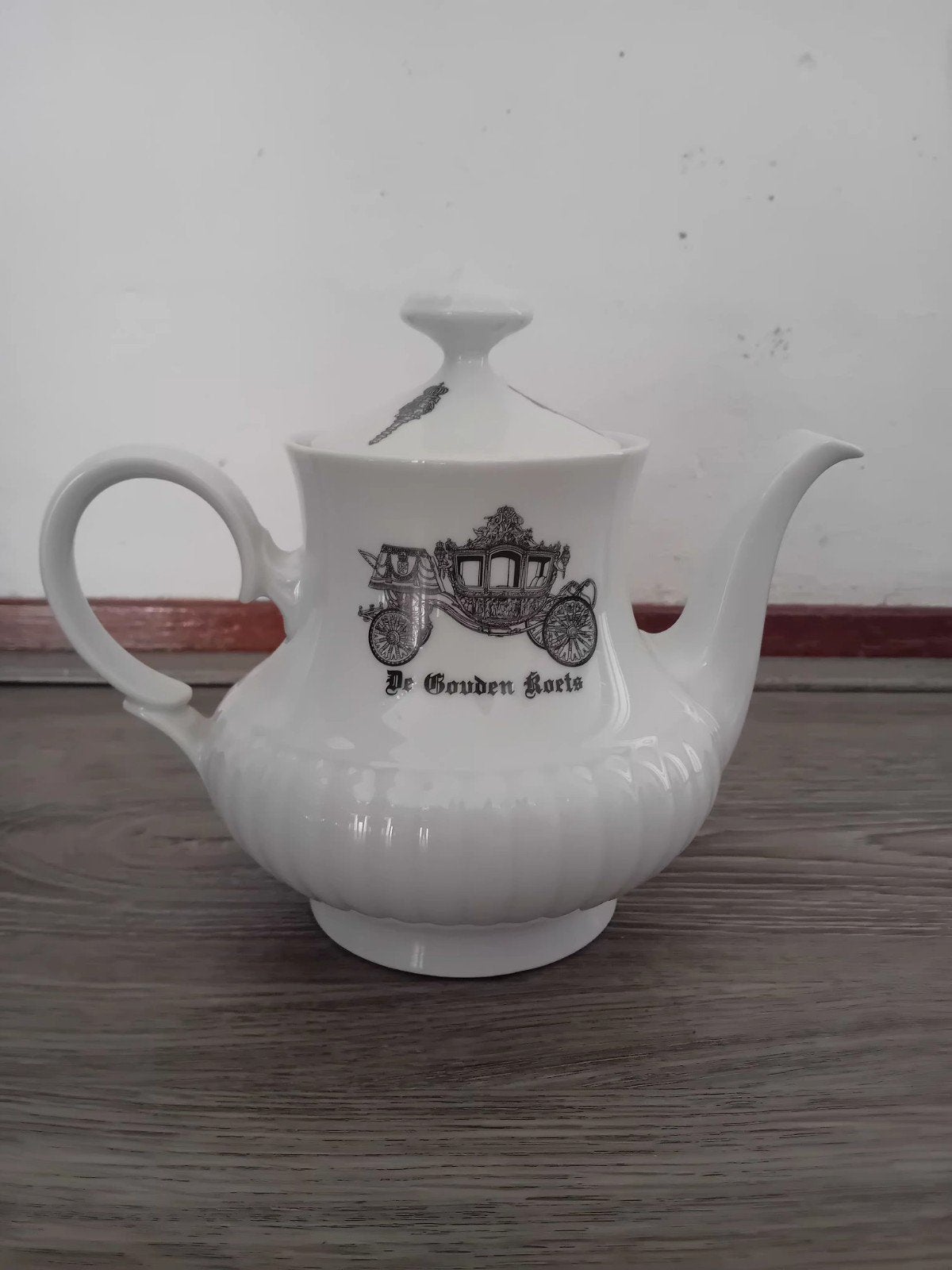 Prachtige Gouden Koets theepot, melkkan en suikerpotje, Ophalen of Verzenden