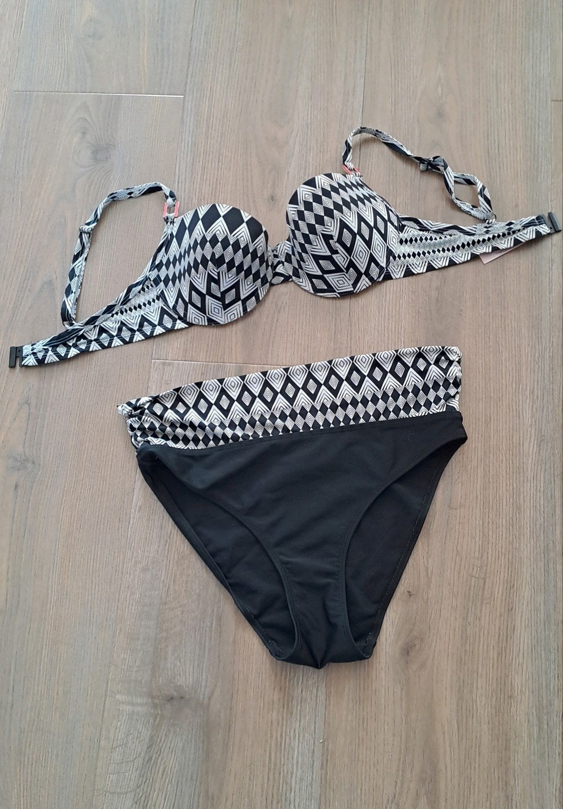 Hunkemöller Bikini Zwart/Crème Geometrisch Patroon Maat M, Zwart, Ophalen of Verzenden, Zo goed als nieuw, Bikini