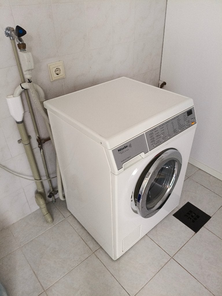 Miele SoftCare System W 1245 Wasmachine, Ophalen, Gebruikt, Voorlader, 85 tot 90 cm