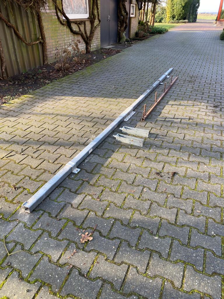 Gegalvaniseerde ophangrail voor deuren, Doe-het-zelf en Verbouw, Metalen, Gebruikt, Ophalen