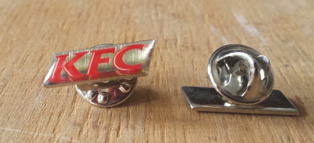 Nieuwe originele KFC pin – limited, roestvrij staal, Ophalen of Verzenden, Nieuw, Merk, Speldje of Pin