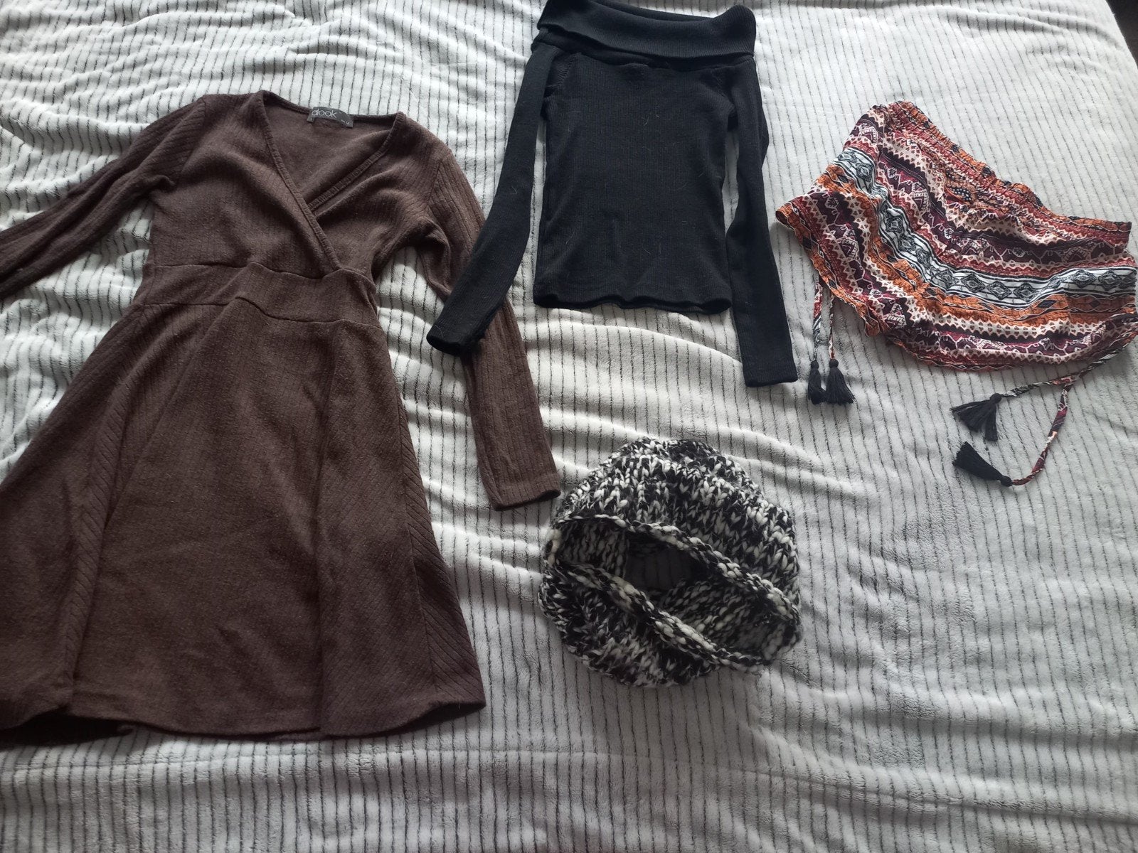 Diverse kledingstukken: top, muts, trui, Kleding | Dames, Onbekend, Ophalen, Gedragen