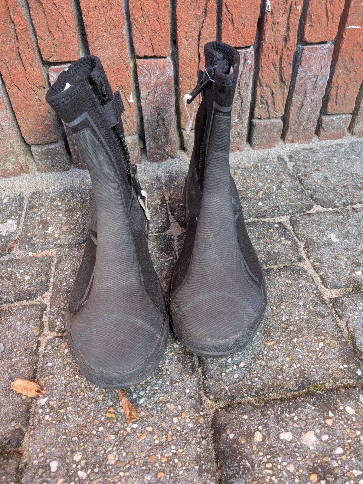 Zeil- of surfschoenen, maat 40/41, zwart, Ophalen, Gebruikt, Dame of Heer, Zeil- of Surfschoenen