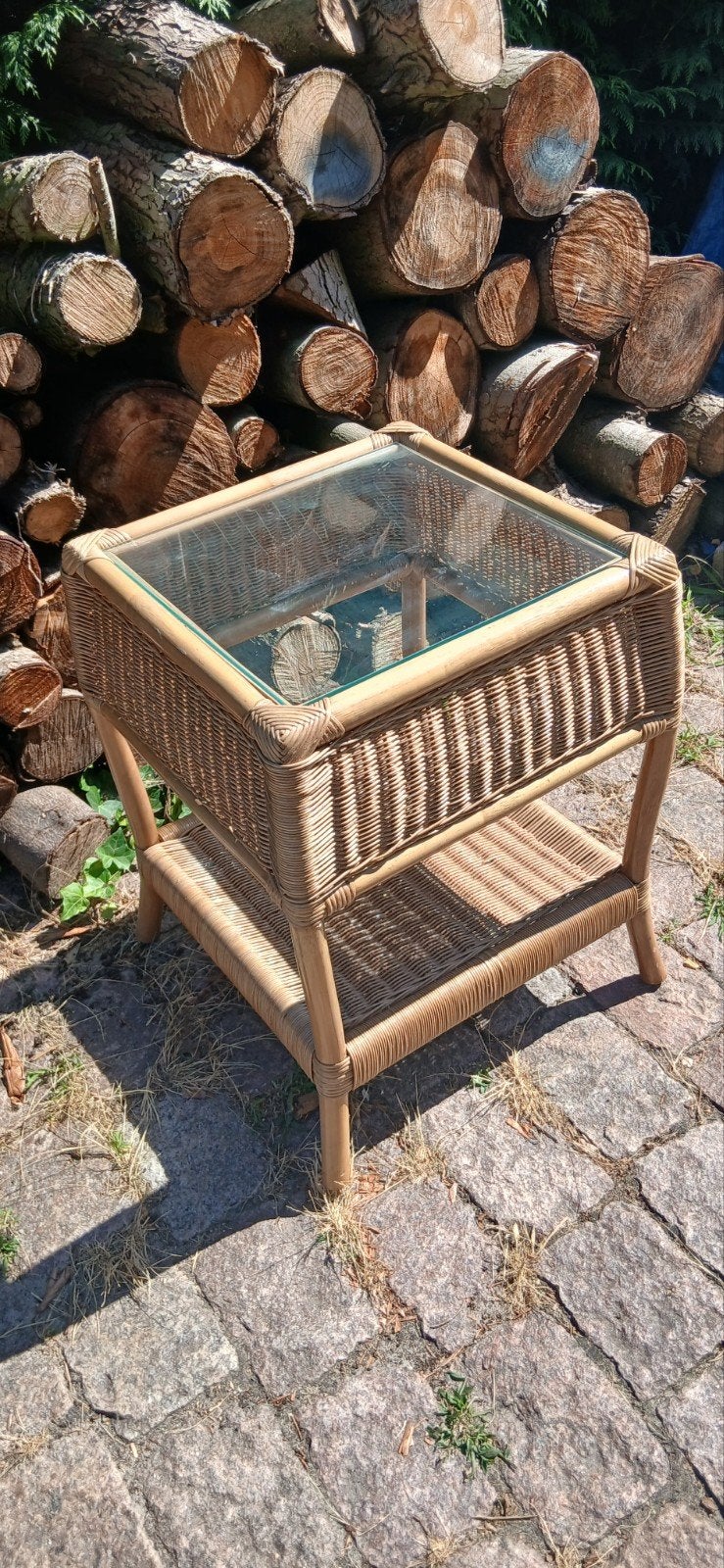 Rotan bijzettafel met glazen blad - 45x45x60cm, Ophalen, Overige materialen, Minder dan 55 cm, Gebruikt