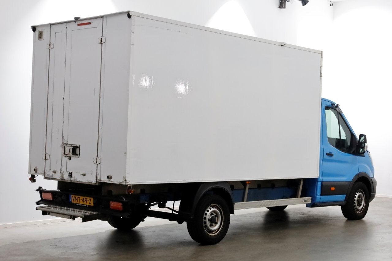 Ford Transit 350 2.0 TDCI 130pk E6 Bakwagen met achterdeuren, Auto's, Voorwielaandrijving, 15 km/l, Euro 6, Blauw