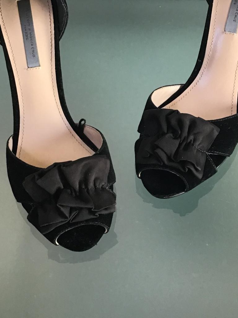 Suedine peeptoes zwart 40 | Nieuw | Gratis verzenden, Verzenden, Zwart, Nieuw, Penélope & Mónica Cruz