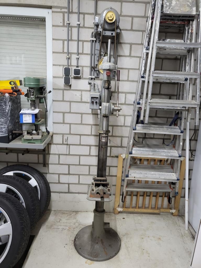Kolomboormachine - Robuust en Functioneel, Ophalen, Gebruikt, 400 tot 600 watt, Kolomboormachine