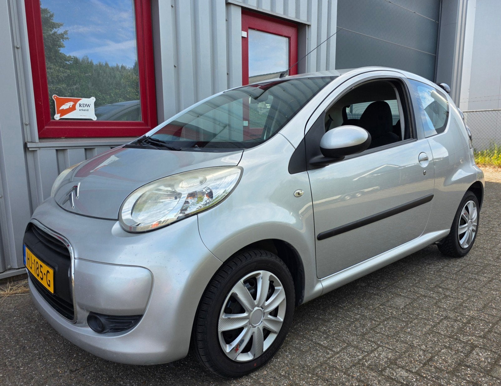 ✅ Citroën C1 1.0 2010, Stuurbekr. Airco, Elek. ramen, APK, Auto's, Voorwielaandrijving, Stof, Metallic lak, 4 stoelen