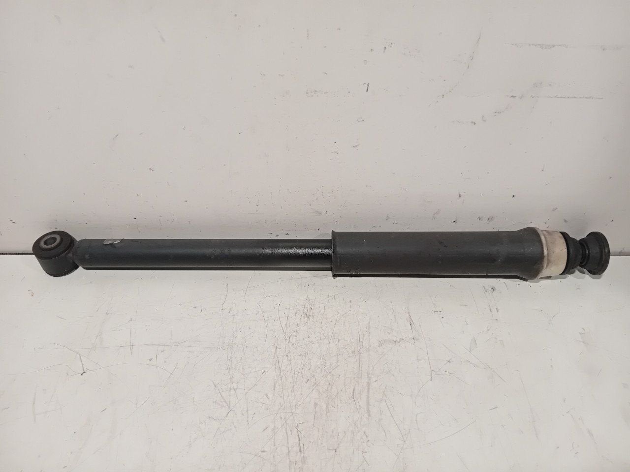 Schokbreker links achter Renault Clio, Onderdelen@venauto.nl, Van der Ven Autorecycling B.V., Gebruikt, Ettenseweg 76, 4706 PB Roosendaal, The Netherlands