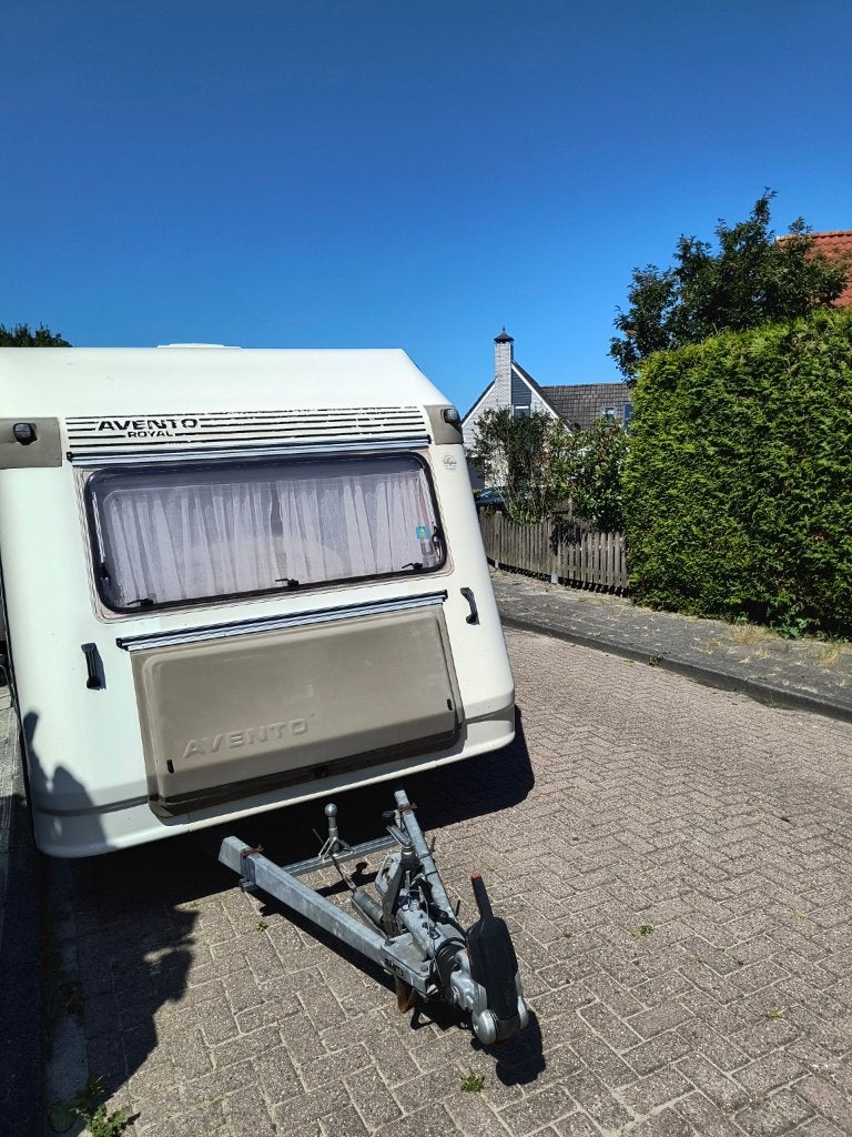 Avento Royale 495 E, Caravans en Kamperen, Caravans, Standaardzit, 750 - 1000 kg, Particulier, 5 tot 6 meter