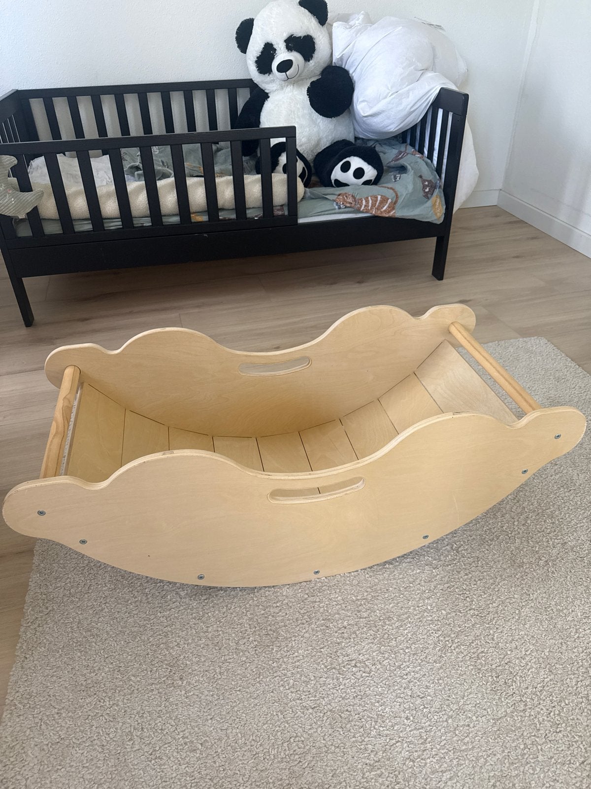 Houten schommelwieg / Montessori schommelplank, Kinderen en Baby's, Speelgoed | Houten speelgoed, Ophalen, Zo goed als nieuw