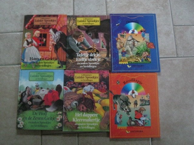 Sprookjesboek 6 x Roodkapje / Hans en Grietje  nr 2297, Boeken, Sprookjes en Fabels, Verzenden, Gelezen