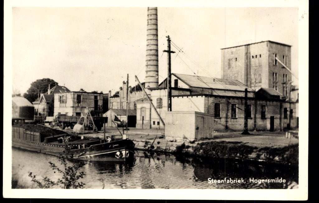 Hogersmilde (Dr.), Steenfabriek met Binnenvaartschip, 1955, Verzenden, 1940 tot 1960, Ongelopen, Drenthe