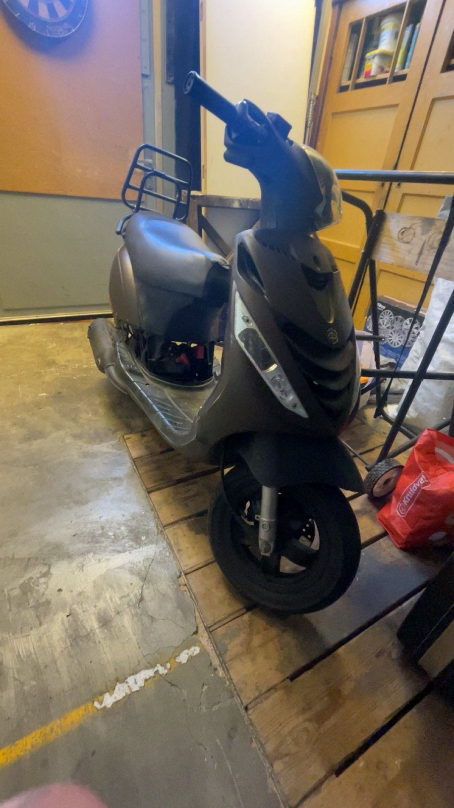 180cc lc piaggio zip brom met papieren, Ophalen, Zo goed als nieuw, Benzine, Zip