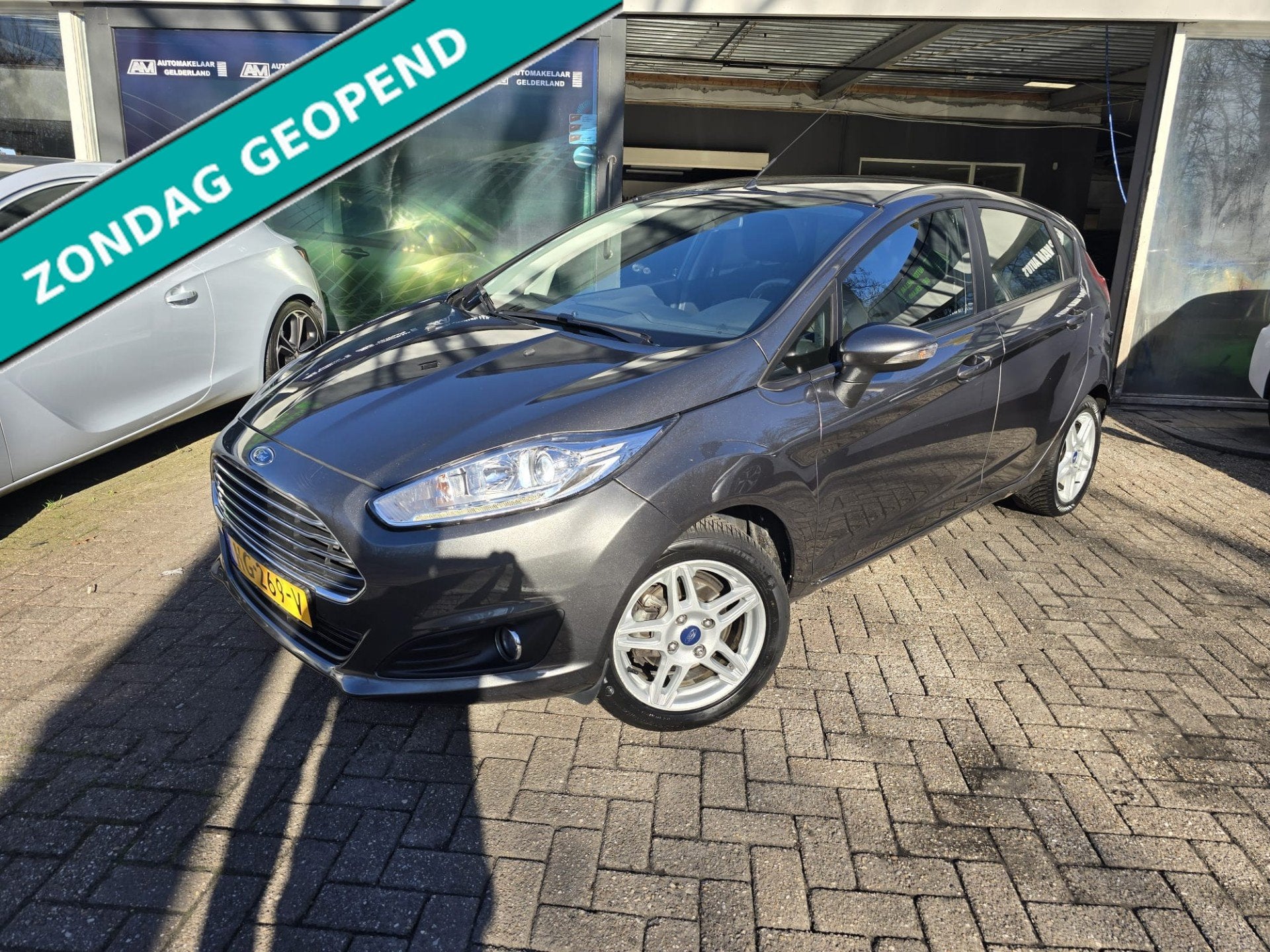 Ford Fiesta 1.0 EcoBoost Titanium | 2E EIGENAAR | 12MND GARA, Voorwielaandrijving, Dealer onderhouden, Euro 6, 23 km/l