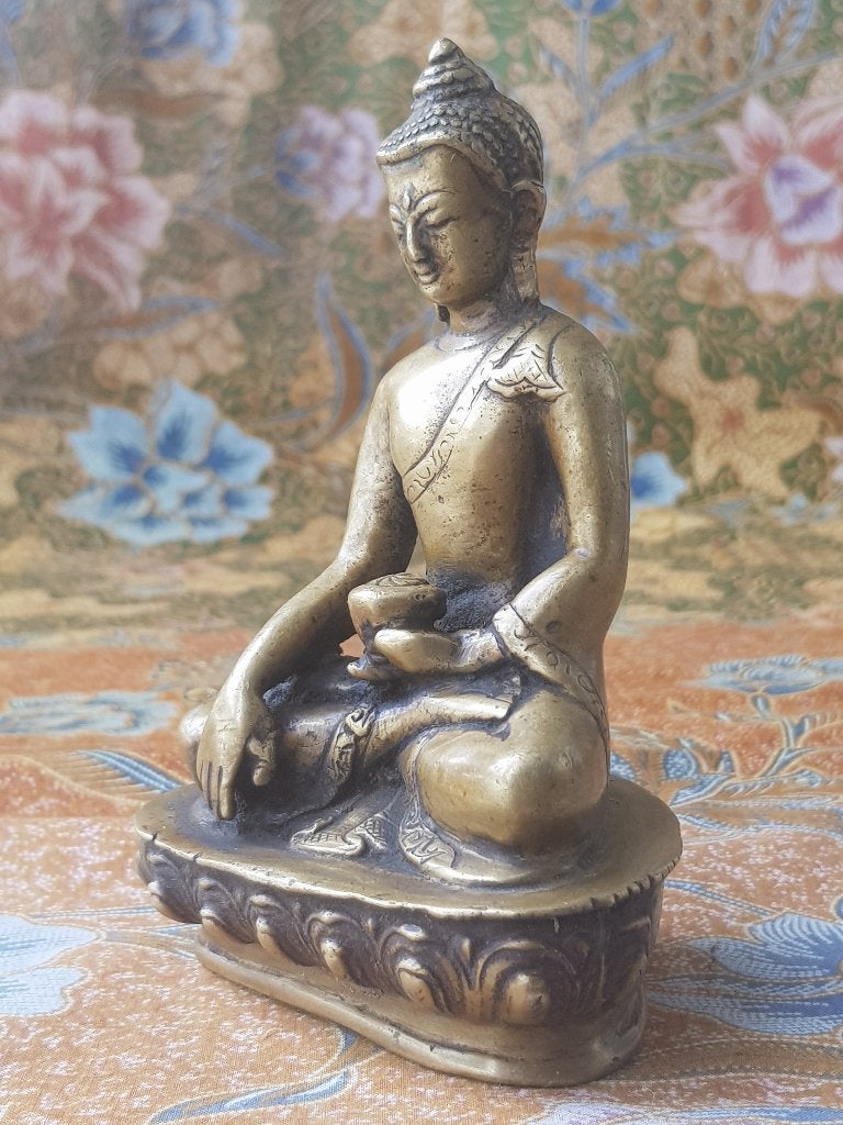 Mooie zware antieke Oosterse Boeddha van brons 13,3 cm.
