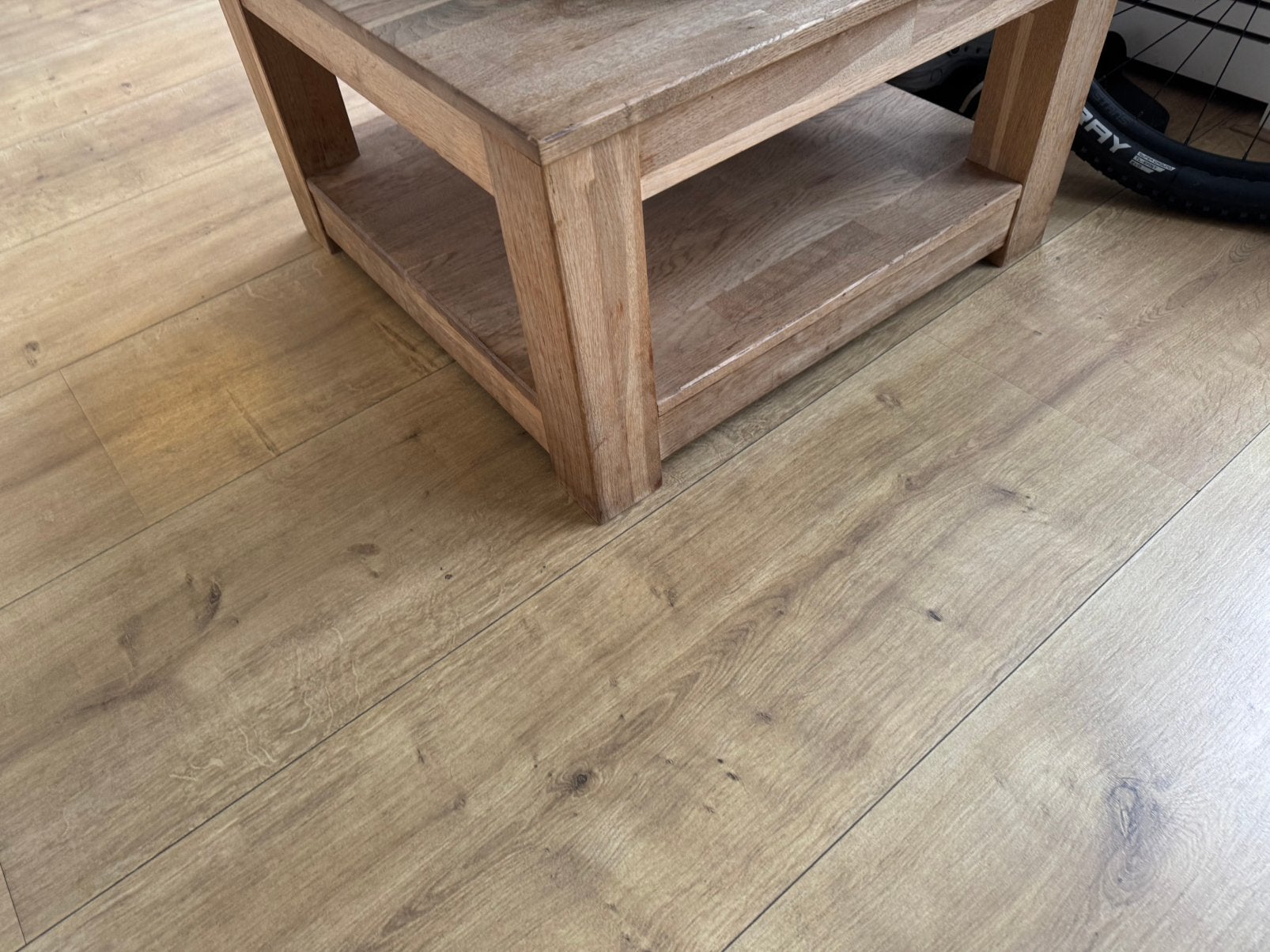 Eikenhouten salontafel, Ophalen of Verzenden, Zo goed als nieuw