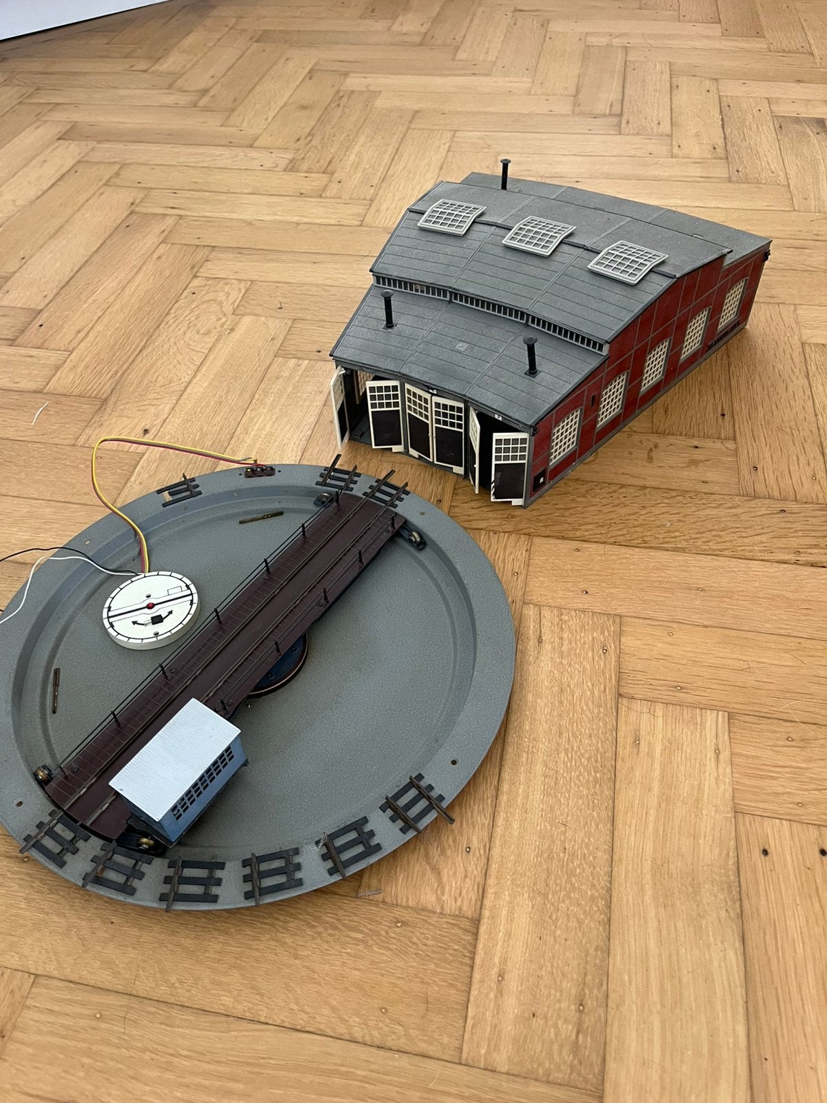 Fleischmann draaischijf met Loc Loods H0, Hobby en Vrije tijd, Gebruikt, Gelijkstroom, Fleischmann, Rails