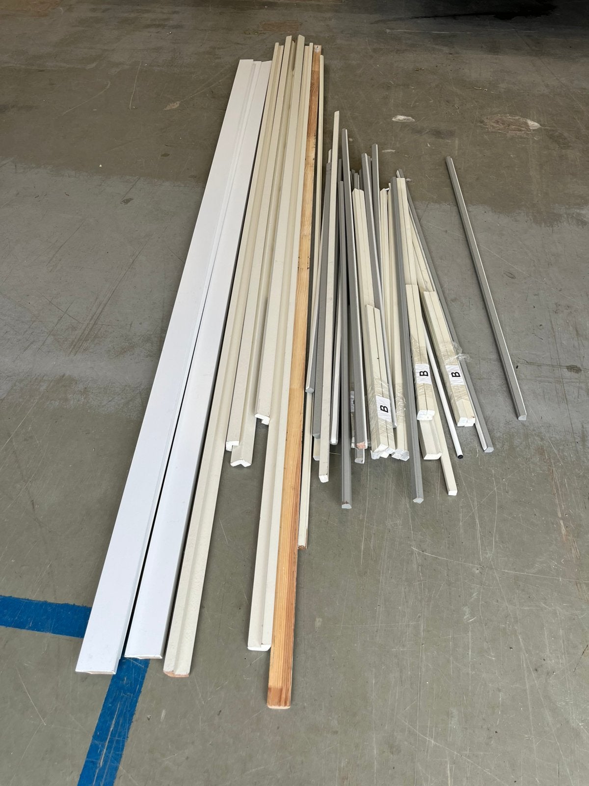 Diverse plinten en raamlijsten, Ophalen, Overige materialen, ., Overige typen