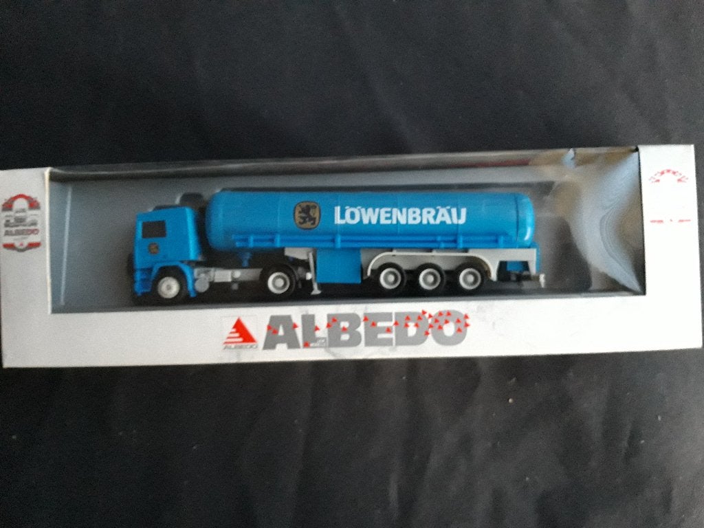 Volvo F12 tankwagen Löwenbräu - Albedo - Nieuw in doos H0, Ophalen of Verzenden, Nieuw, Bus of Vrachtwagen, Overige merken