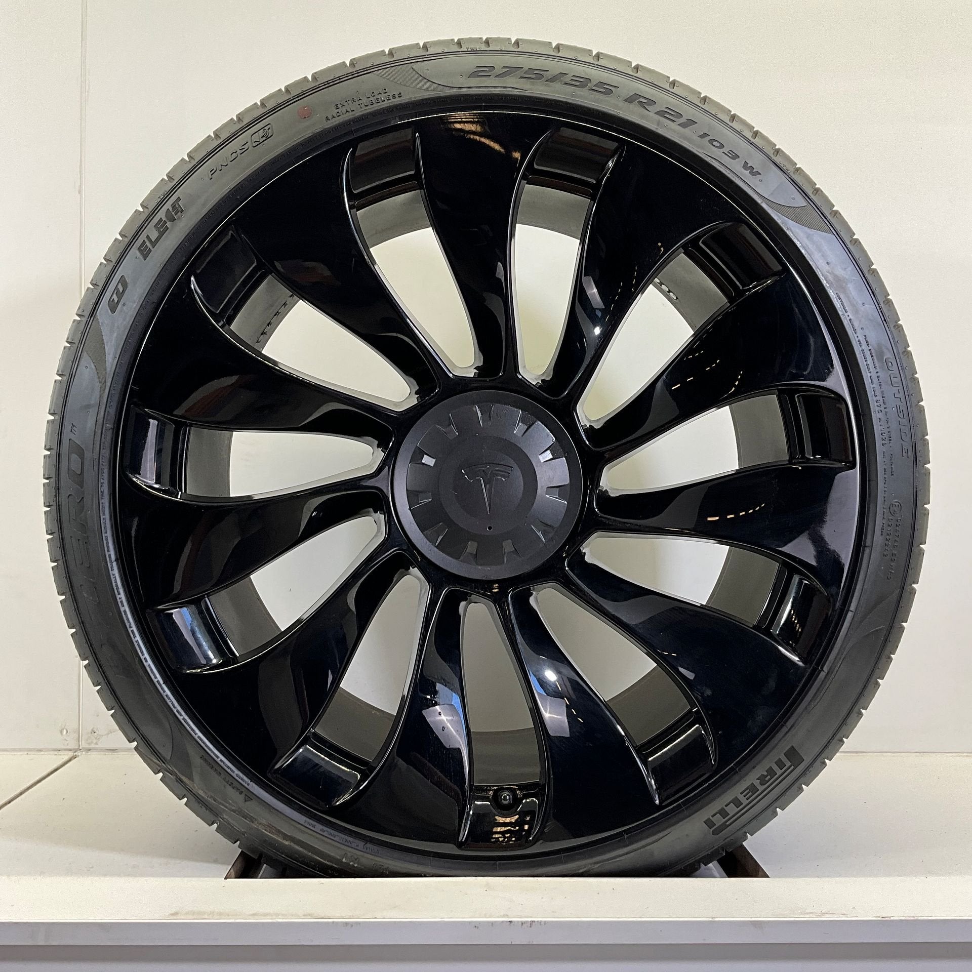 DEMO TESLA MODEL Y UBERTURBINE ZOMERBANDEN SET VELGEN 21 INC, Auto-onderdelen, Banden en Velgen, Gebruikt, 255 mm, -, -