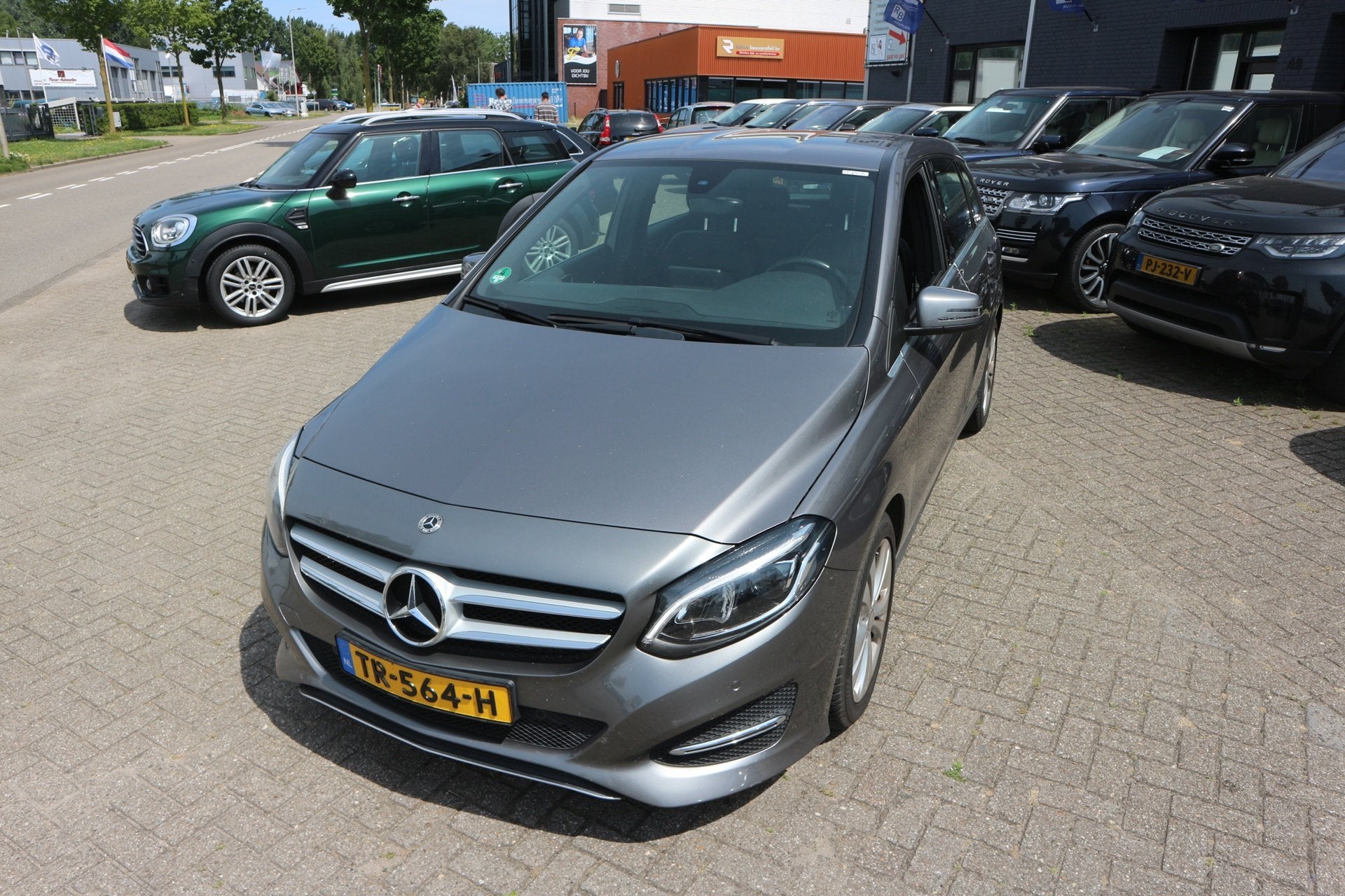 Mercedes-Benz B-klasse 180 AUTOMAAT / NAP / NIEUW MODEL / 99, 1325 kg, Gebruikt, Euro 6, 4 cilinders