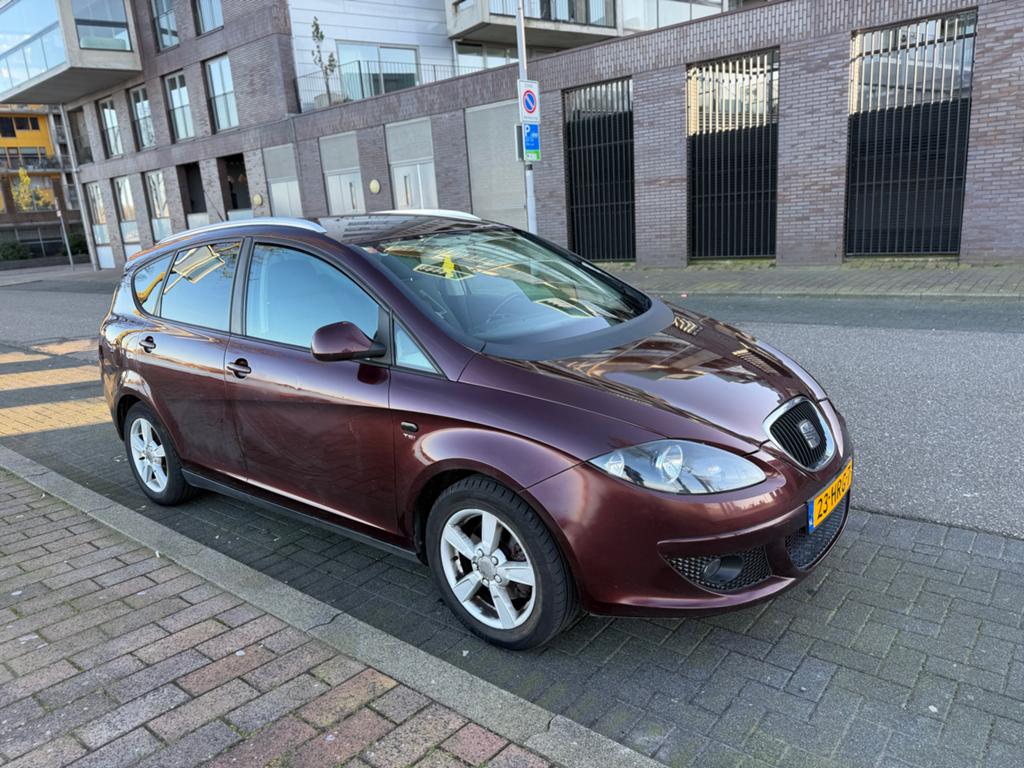 Seat Altea XL 1.4 TSI 92KW Stationwagon 2009 Rood Carplay, Voorwielaandrijving, Zwart, 4 cilinders, Altea XL