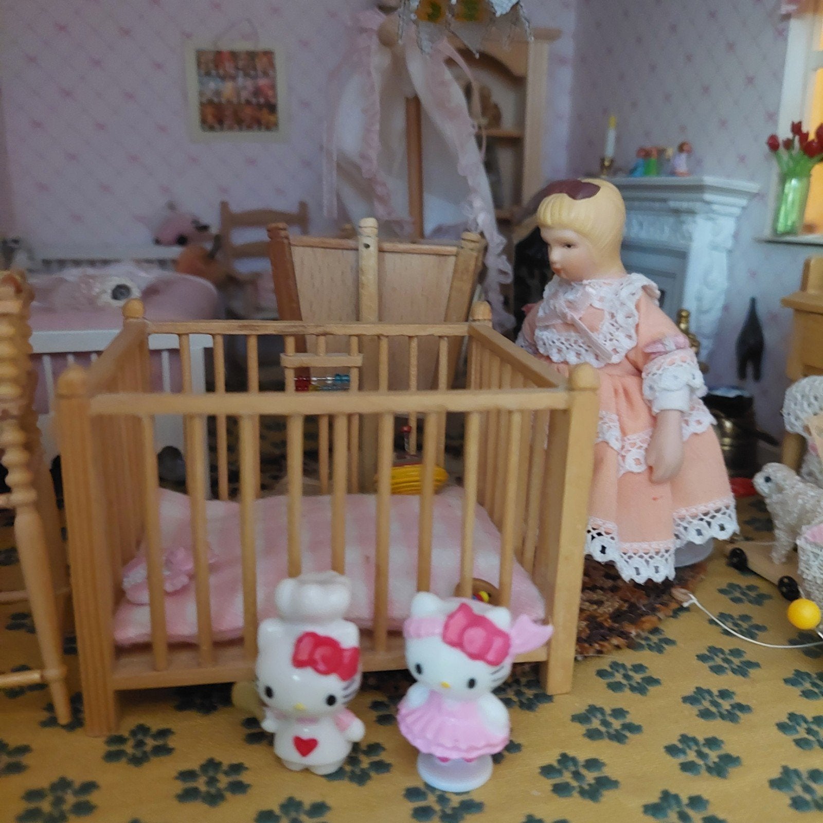 hello kitty popje voor poppenhuis, Verzamelen, Poppenhuizen en Toebehoren, Ophalen of Verzenden