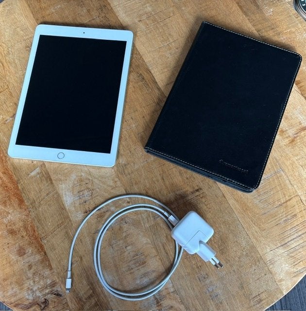 Ipad A1893 (6e generatie) Wi-Fi, 10 inch, Gebruikt, 32 GB, Apple iPad