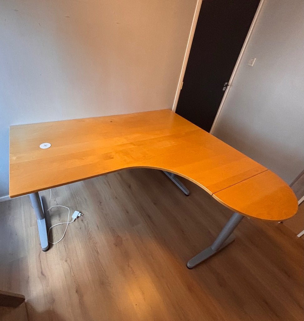 IKEA GALANT hoekbureau 160 x120 cm – incl. draadloze oplader, Huis en Inrichting, Ophalen, Gebruikt, Hout, Hoekbureau