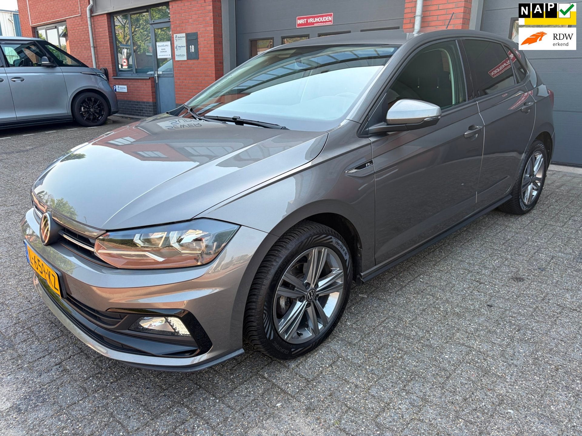 Volkswagen Polo 1.0 TSI R-Line Edition / Camera / Apple Carp, Voorwielaandrijving, 1063 kg, Gebruikt, Euro 6