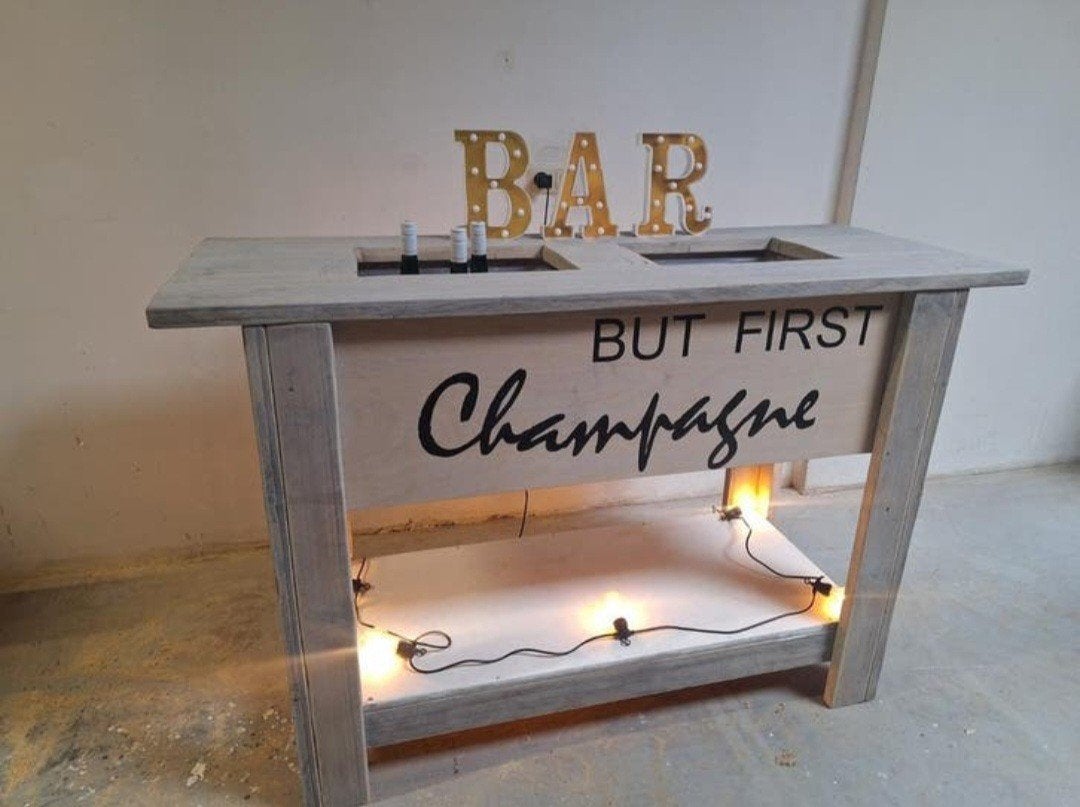 Te huur
Champagne bar bruiloft huwelijk jubileum feestjes, Ophalen of Verzenden