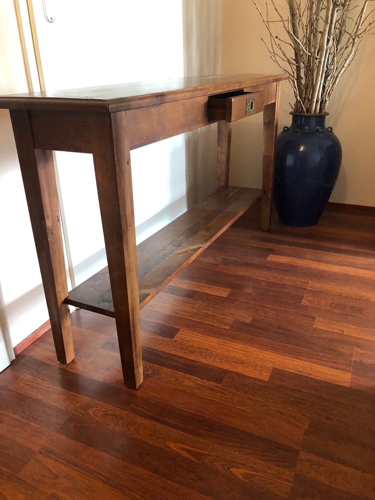 Mooie en stevige sidetable van donker gebeitst eikenhout, Ophalen, Gebruikt, 100 tot 150 cm, Eikenhout