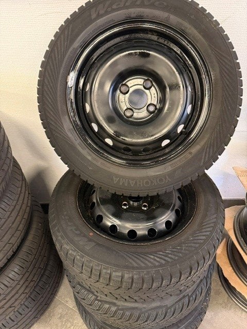 Winterbandenset Hyundai i20 185/65/R15, Ophalen, Gebruikt, 15 inch, Banden en Velgen