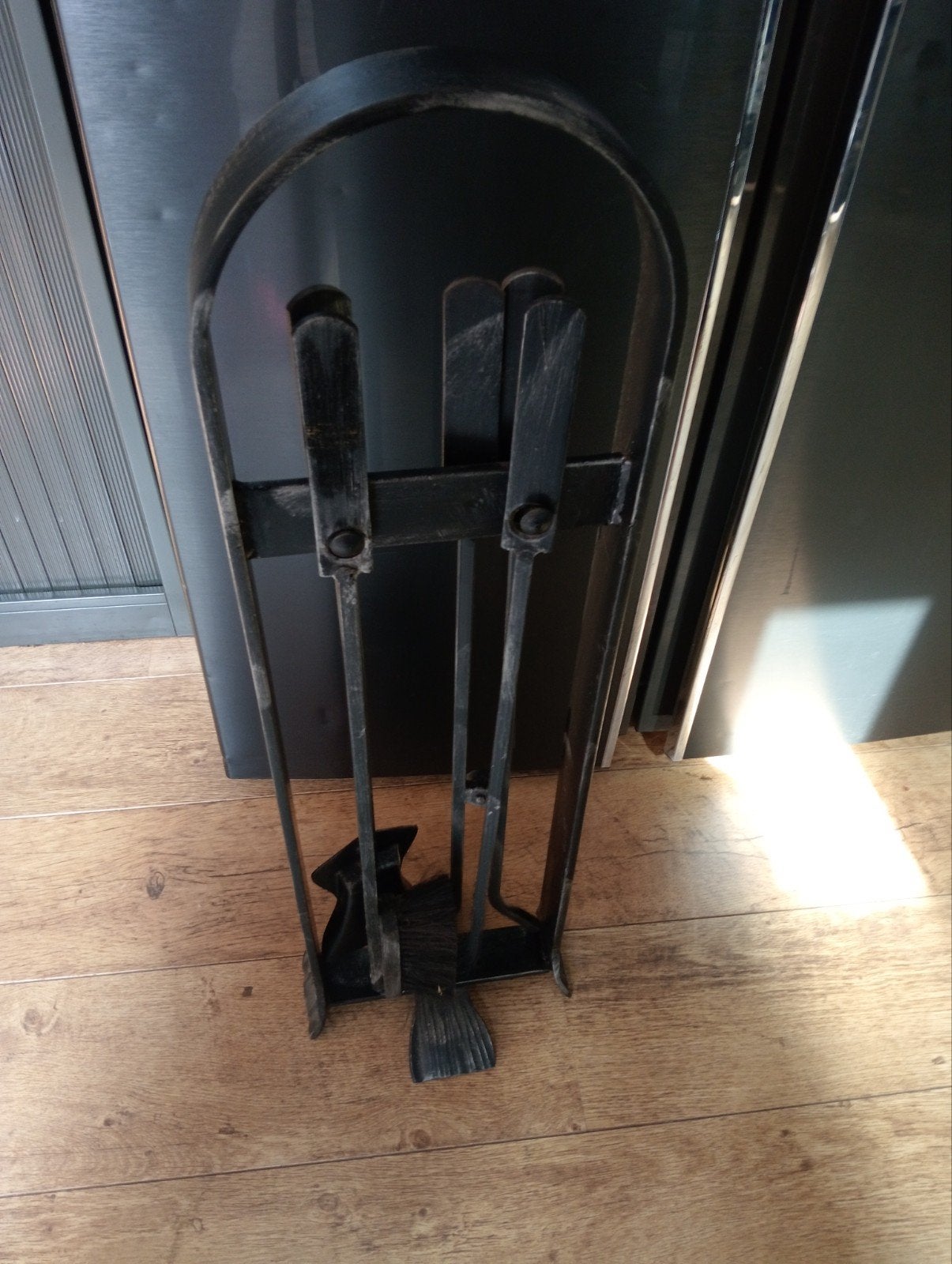 Vintage haardstel met standaard - Zwart metaal, Huis en Inrichting, Ophalen, Vintage, Metaal, Gebruikt