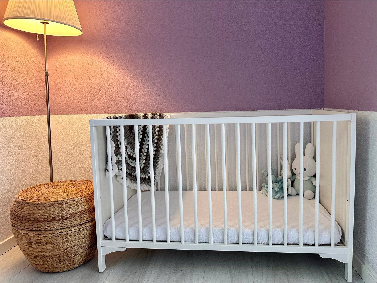 Ikea Solgul ledikant met Krummelur matras en verhogers, Kinderen en Baby's, Babywiegjes en Ledikanten, Ophalen, Zo goed als nieuw