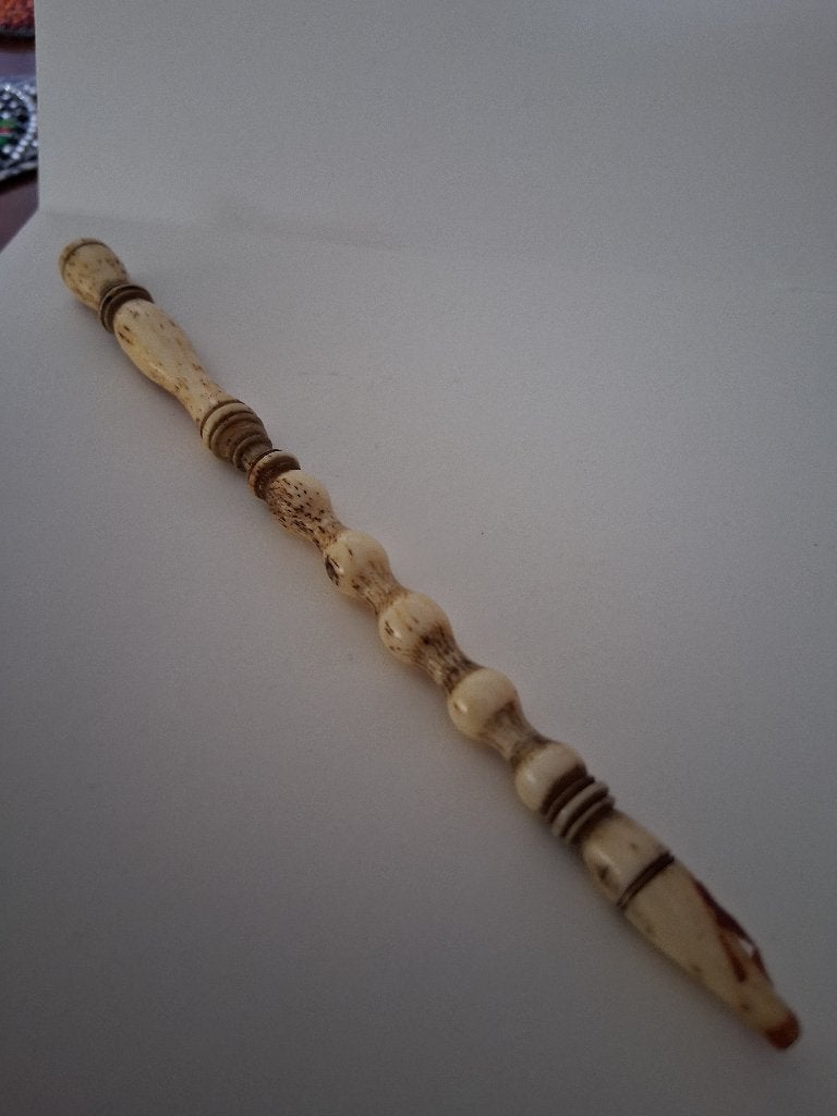 Een Antiek decoratief "Staafje of stokje", van been of ivoor, Antiek en Kunst, Antiek | Overige Antiek, Ophalen of Verzenden