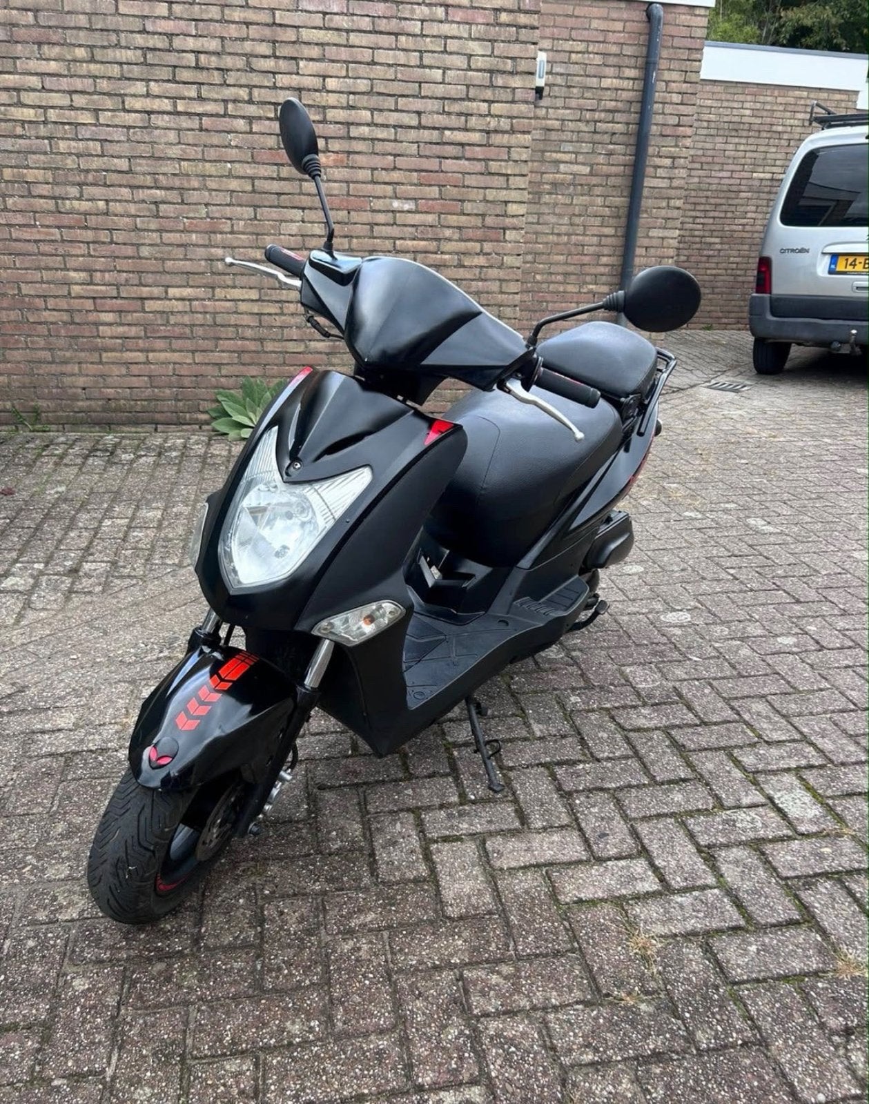 Kymco Agility 50cc uit 2009 - zo goed als nieuwe !, Fietsen en Brommers, Ophalen, Gebruikt, Maximaal 45 km/u